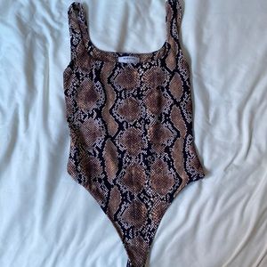 Aritizia Babaton Bodysuit
